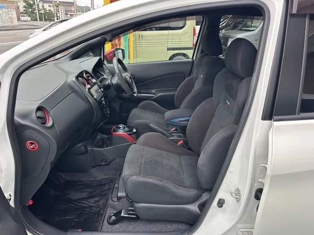 ノート(ニッサン)eパワー ニスモ中古車 3