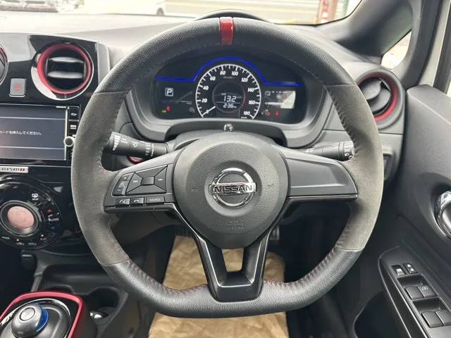 ノート(ニッサン)eパワー ニスモ中古車 7