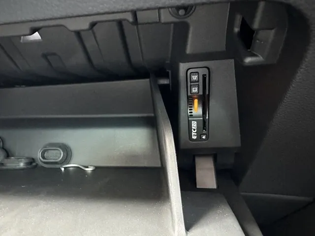 アコード(ホンダ)e：HEV中古車 24