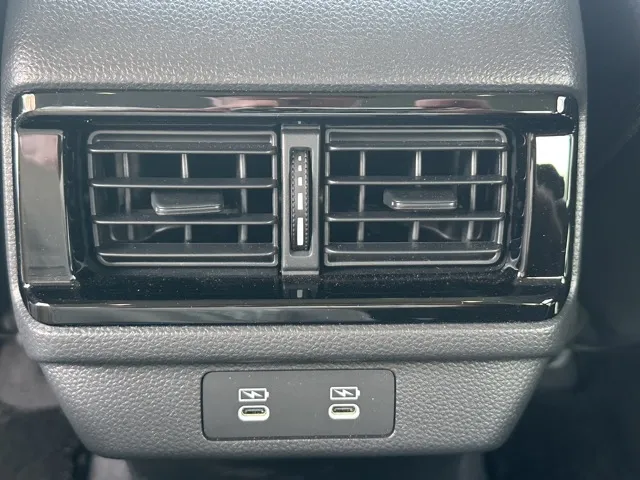 アコード(ホンダ)e：HEV中古車 7