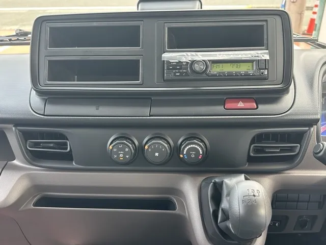 キャンター(三菱)Wキャブ　２ｔ　５ＭＴレンタ登録済未使用車 24