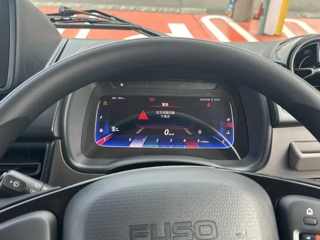 キャンター(三菱)Wキャブ　２ｔ　５ＭＴレンタ登録済未使用車 27