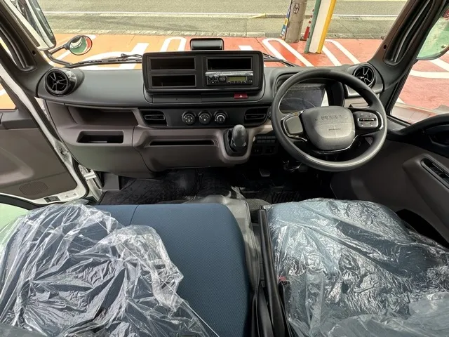 キャンター(三菱)Wキャブ　２ｔ　５ＭＴレンタ登録済未使用車 7