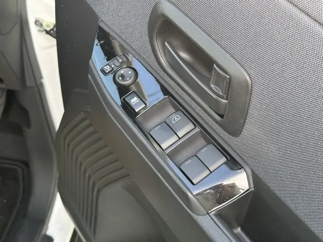 サクラ(ニッサン)X中古車 12