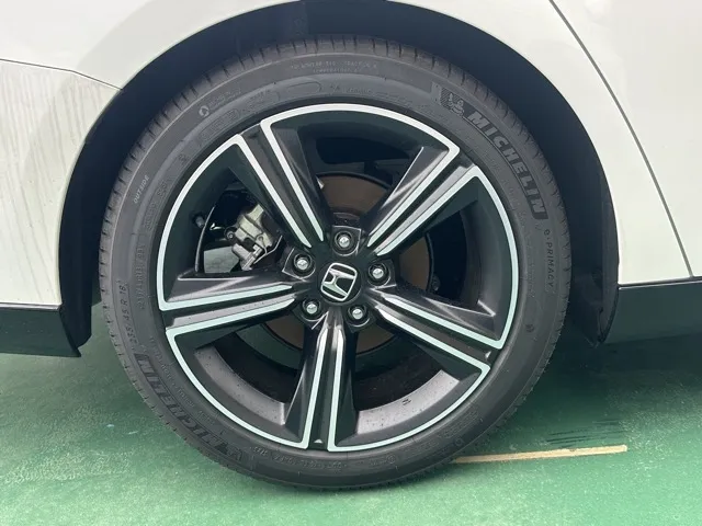 アコード(ホンダ)e：HEV登録済未使用車 10