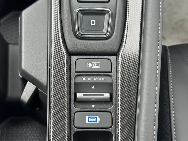 アコード(ホンダ)e：HEV登録済未使用車 12