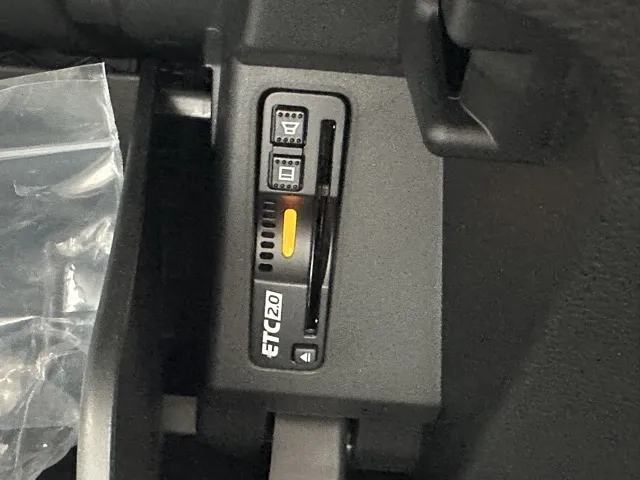 アコード(ホンダ)e：HEV登録済未使用車 13