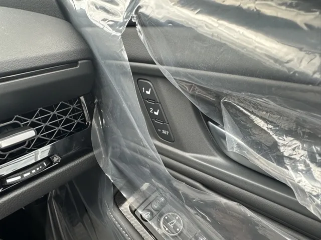 アコード(ホンダ)e：HEV登録済未使用車 28