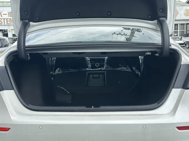 アコード(ホンダ)e：HEV登録済未使用車 8