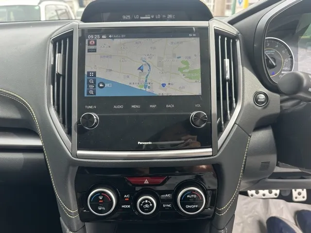 XV(スバル)アドバンス スタイルエディション ルーフレール 4WD中古車 13