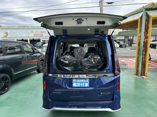 セレナ(ニッサン)eパワー オーテック アラウンドビューモニター 12.3ナビ登録済未使用車 13