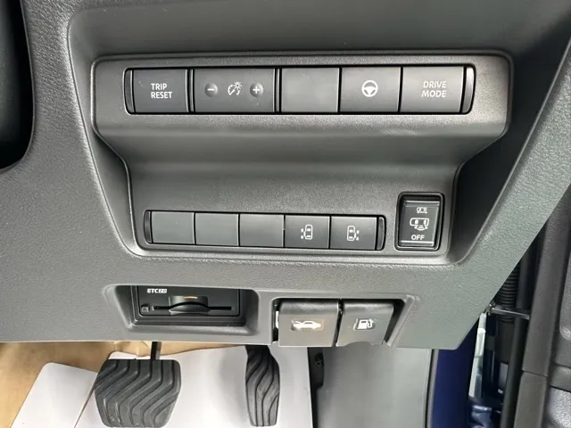 セレナ(ニッサン)eパワー オーテック アラウンドビューモニター 12.3ナビ登録済未使用車 19