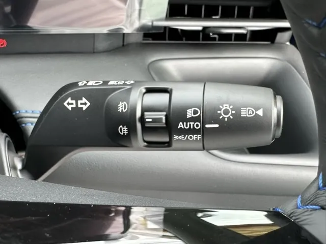 セレナ(ニッサン)eパワー オーテック アラウンドビューモニター 12.3ナビ登録済未使用車 22