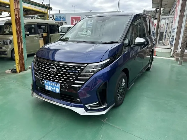 セレナ(ニッサン)eパワー オーテック アラウンドビューモニター 12.3ナビ登録済未使用車 1