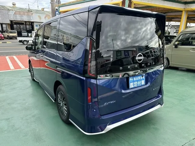 セレナ(ニッサン)eパワー オーテック アラウンドビューモニター 12.3ナビ登録済未使用車 2