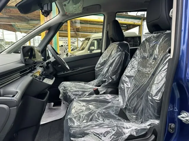 セレナ(ニッサン)eパワー オーテック アラウンドビューモニター 12.3ナビ登録済未使用車 3