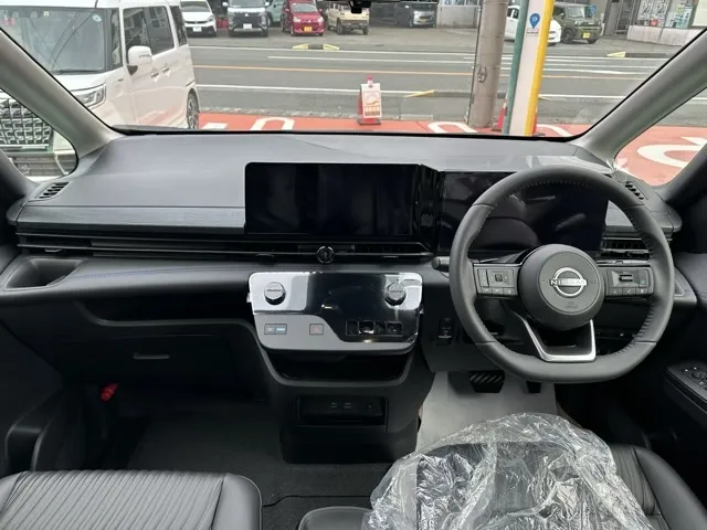 セレナ(ニッサン)eパワー オーテック アラウンドビューモニター 12.3ナビ登録済未使用車 6