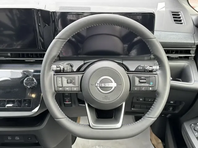 セレナ(ニッサン)eパワー オーテック アラウンドビューモニター 12.3ナビ登録済未使用車 7