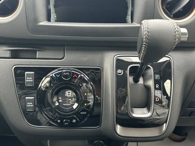 キャラバン(ニッサン)2.0 ロングGRANDプレミアム GX登録済未使用車 21