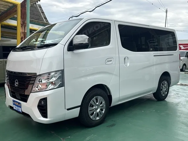 キャラバン(ニッサン)2.0 ロングGRANDプレミアム GX登録済未使用車 1