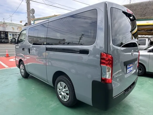 キャラバン(ニッサン)ロング プレミアムGX アウトドアブラックED登録済未使用車 2
