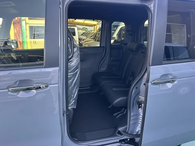 N-BOX(ホンダ)N-BOXカスタムターボ コーディネートスタイル届出済未使用車 4