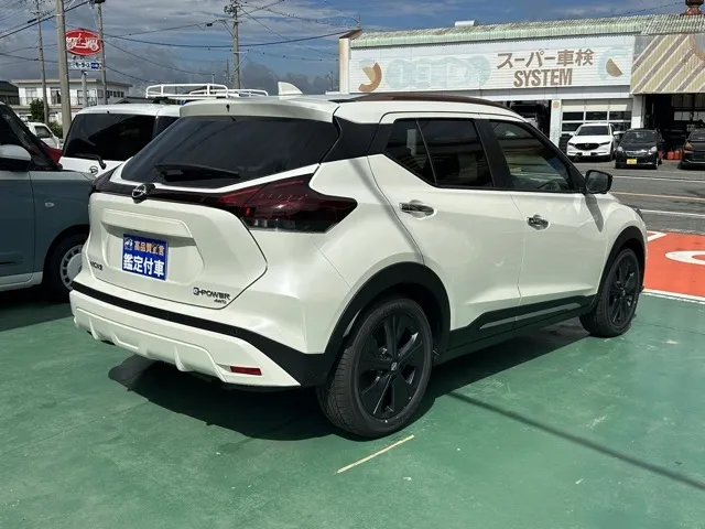 キックス(ニッサン)X FOUR 90周年記念車ディーラ-試乗車 11