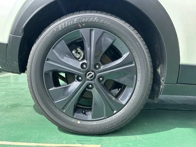 キックス(ニッサン)X FOUR 90周年記念車ディーラ-試乗車 12