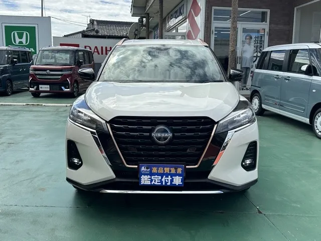 キックス(ニッサン)X FOUR 90周年記念車ディーラ-試乗車 27