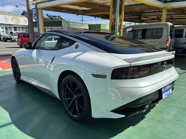 フェアレディZ(ニッサン)バージョンST 6MT登録済未使用車 2