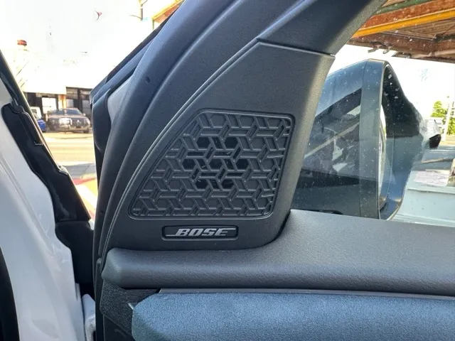 アリア(ニッサン)B9 e-4ORCE リミテッド登録済未使用車 13