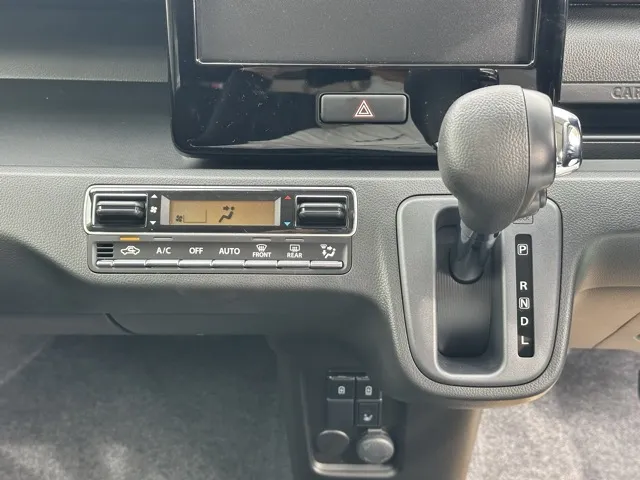 ワゴンR(スズキ)ハイブリッド ZX届出済未使用車 14