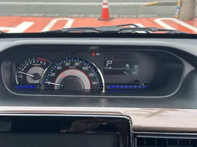 ワゴンR(スズキ)ハイブリッド ZX届出済未使用車 18