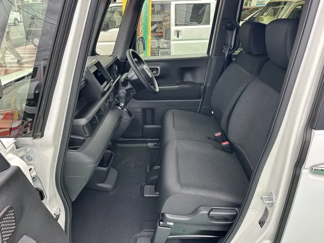 N-BOX(ホンダ)N-BOXカスタム 両側PSD届出済未使用車 3