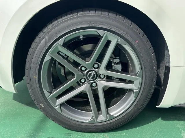 フェアレディZ(ニッサン)ベースグレード 6MT登録済未使用車 8