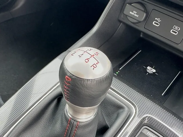 シビック(ホンダ)RS 6MT登録済未使用車 16