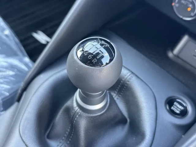 フェアレディZ(ニッサン)バージョンST 6MT登録済未使用車 11
