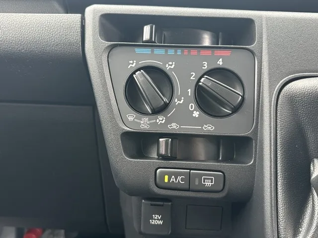 ハイゼット(ダイハツ)デラックス 4WD MT届出済未使用車 18