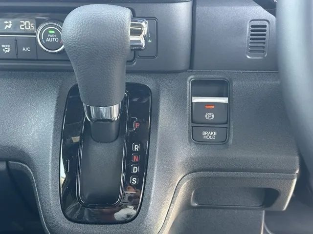 N-BOX(ホンダ)N-BOXカスタムターボ届出済未使用車 17