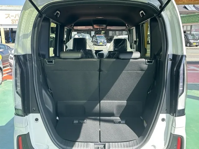 N-BOX(ホンダ)N-BOXカスタムターボ届出済未使用車 10