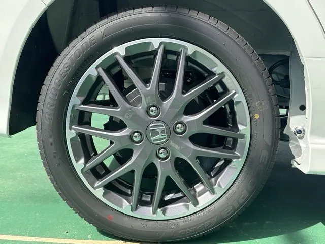 N-BOX(ホンダ)N-BOXカスタムターボ届出済未使用車 13