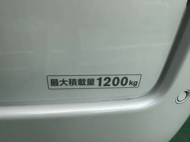 キャラバン(ニッサン)ロング EX 6人 LEDライト登録済未使用車 11