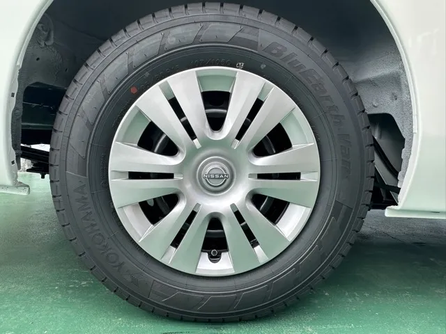 キャラバン(ニッサン)ロング EX 6人 LEDライト登録済未使用車 13