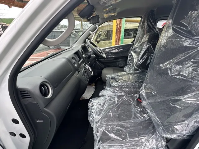 キャラバン(ニッサン)ロング EX 6人 LEDライト登録済未使用車 3