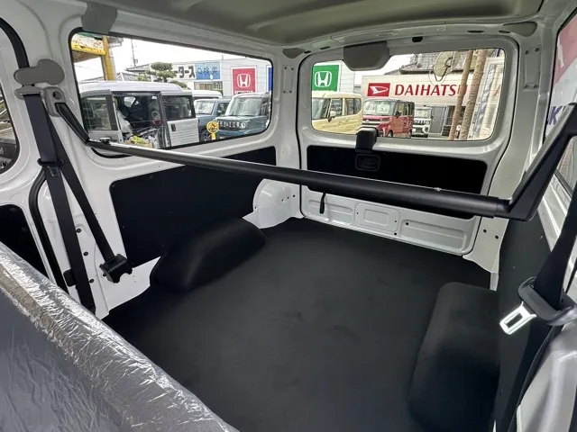 キャラバン(ニッサン)ロング EX 6人 LEDライト登録済未使用車 5