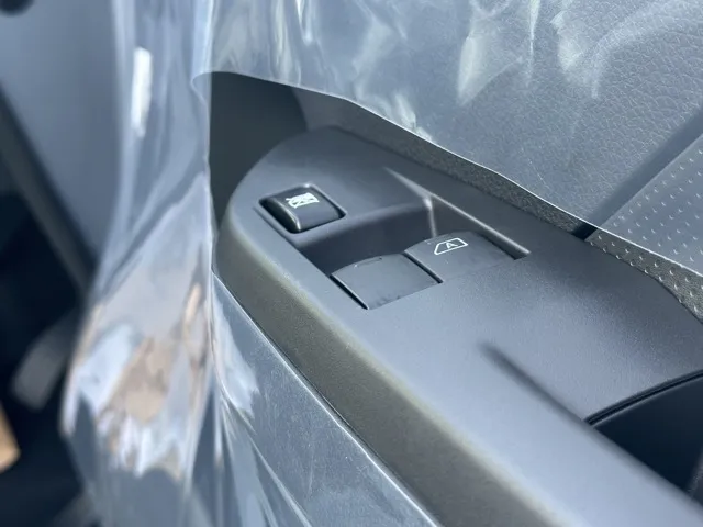 キャラバン(ニッサン)ロング EX 6人 LEDライト登録済未使用車 12