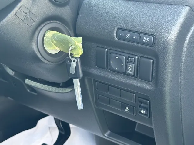 キャラバン(ニッサン)ロング EX 6人 LEDライト登録済未使用車 13
