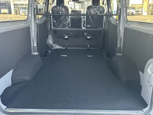 キャラバン(ニッサン)ロング EX 6人 LEDライト登録済未使用車 8