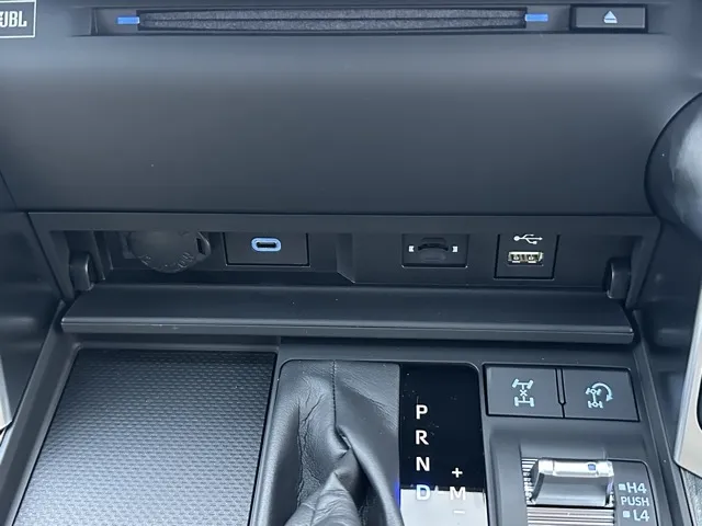 ランドクルーザー(トヨタ)ZX ７人 ガソリン メーカーOP多数登録済未使用車 19