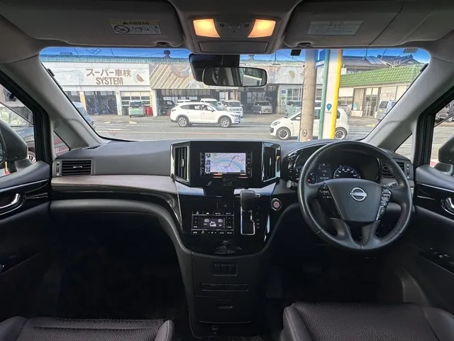 エルグランド(ニッサン)350ハイウェイスター 8人ディーラ-試乗車 9